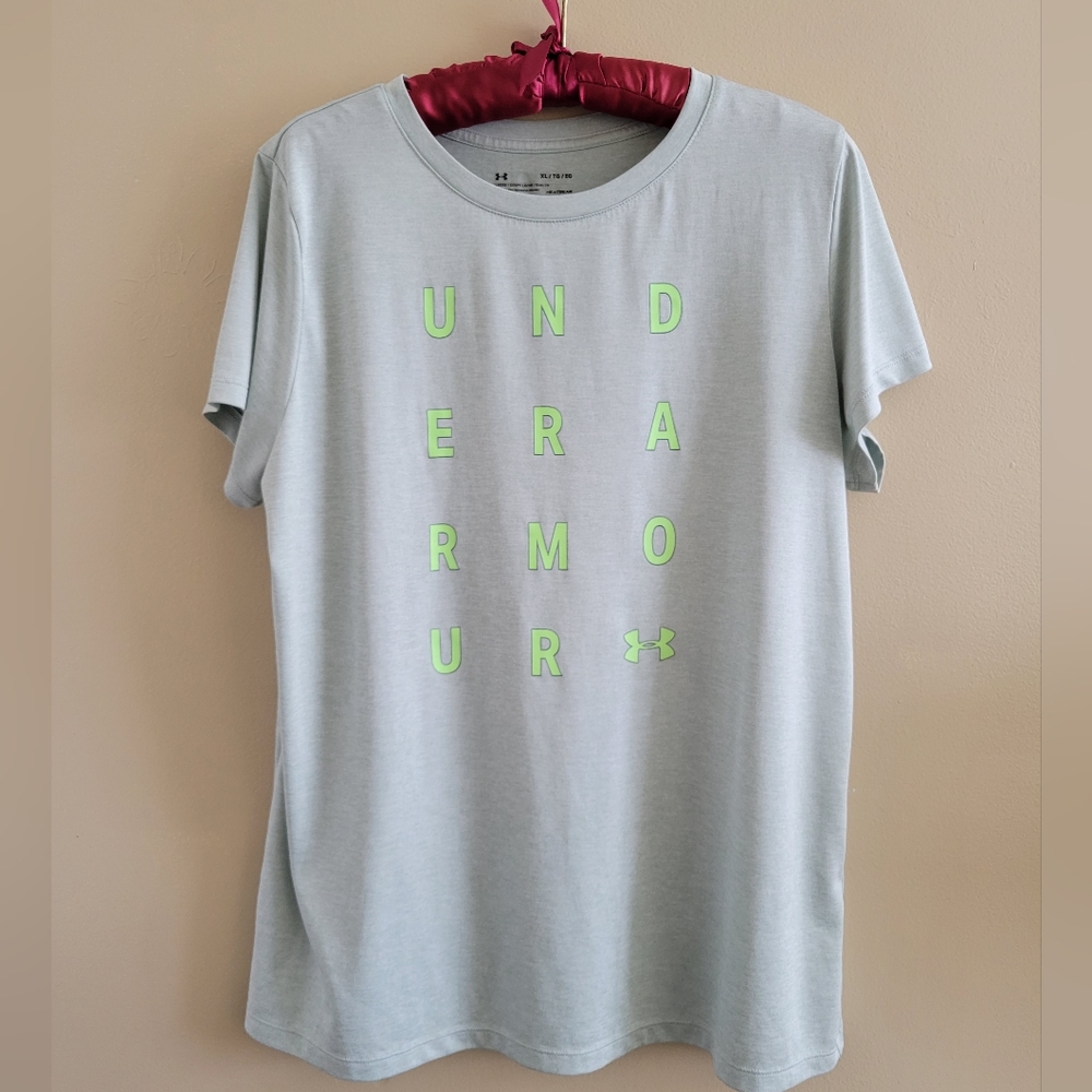 Under Armour | Women's Loose Dri Fit Breathable Top Green EUC